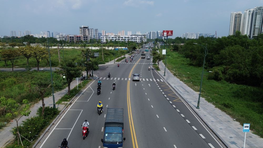 Đường Tố Hữu rộng 29 m hiện hữu, khu vực được xác định sẽ là mặt tiền chính của Trung tâm Chính trị - Hành chính mới trong tương lai.