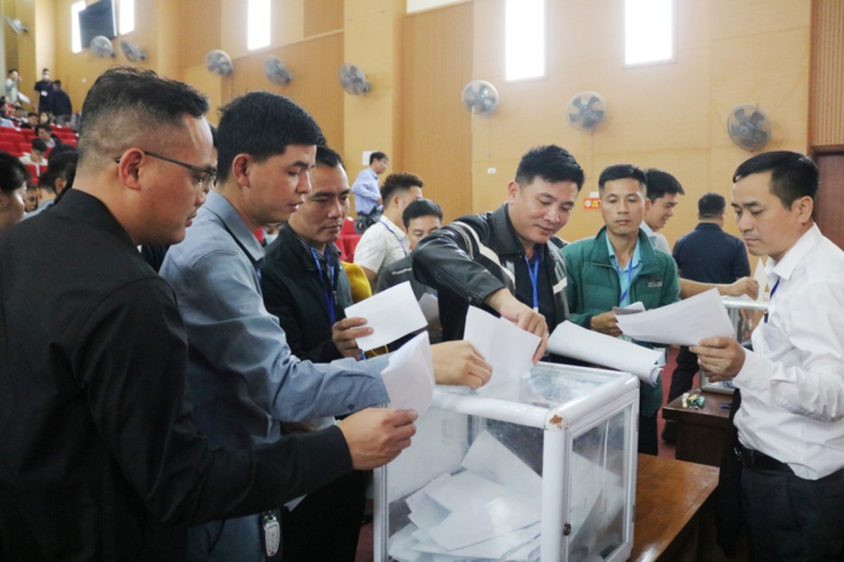 Quoc Oai Commune People's Committee