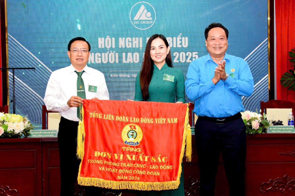 Hoạt động Công đoàn giúp gắn kết NLĐ với Công ty qua đó cũng mang về nhiều khen thưởng. Ảnh: CĐCS Công ty