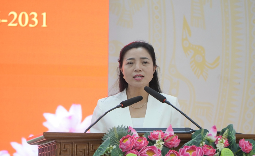 Ứng cử viên Huỳnh Kim Minh Tâm trình bày tại hội nghị. Ảnh: Nguyên Anh