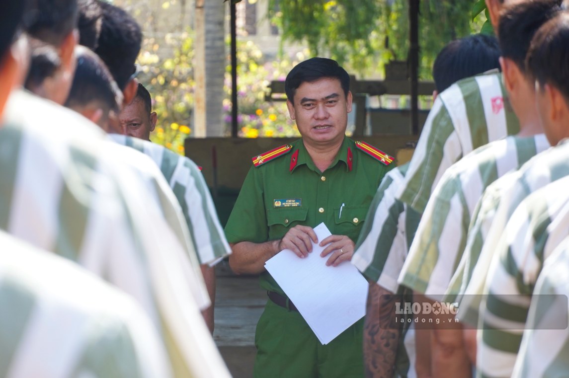 Bộ Công an đề xuất tăng số lần nhận quà với phạm nhân có khen thưởng. Ảnh: Tạ Quang