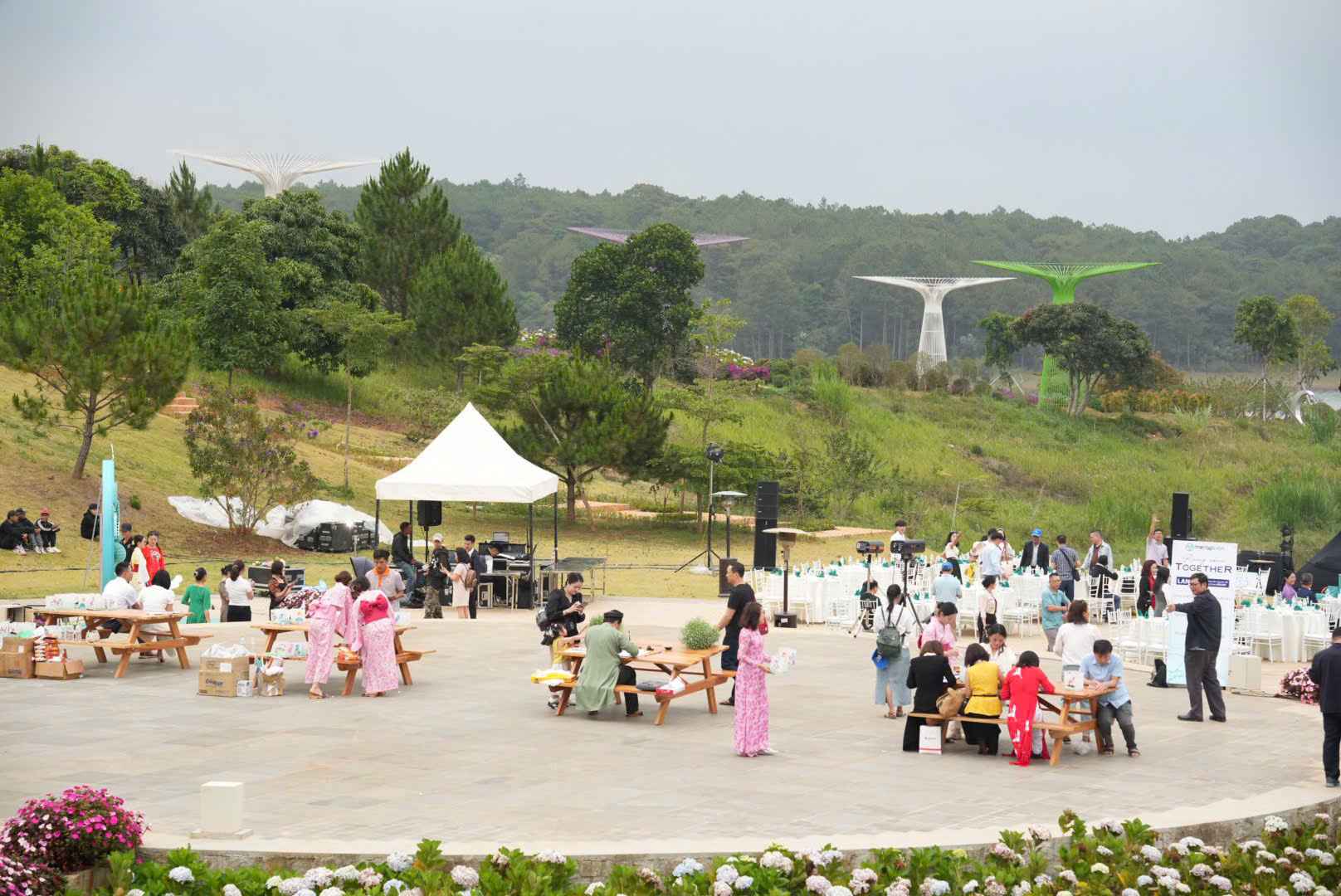 Đà Lạt đang tập trung đa dạng hóa các loại hình, sản phẩm du lịch để thu hút du khách trong thời gian sân bay Liên Khương đóng cửa. Ảnh: Phúc Khánh 