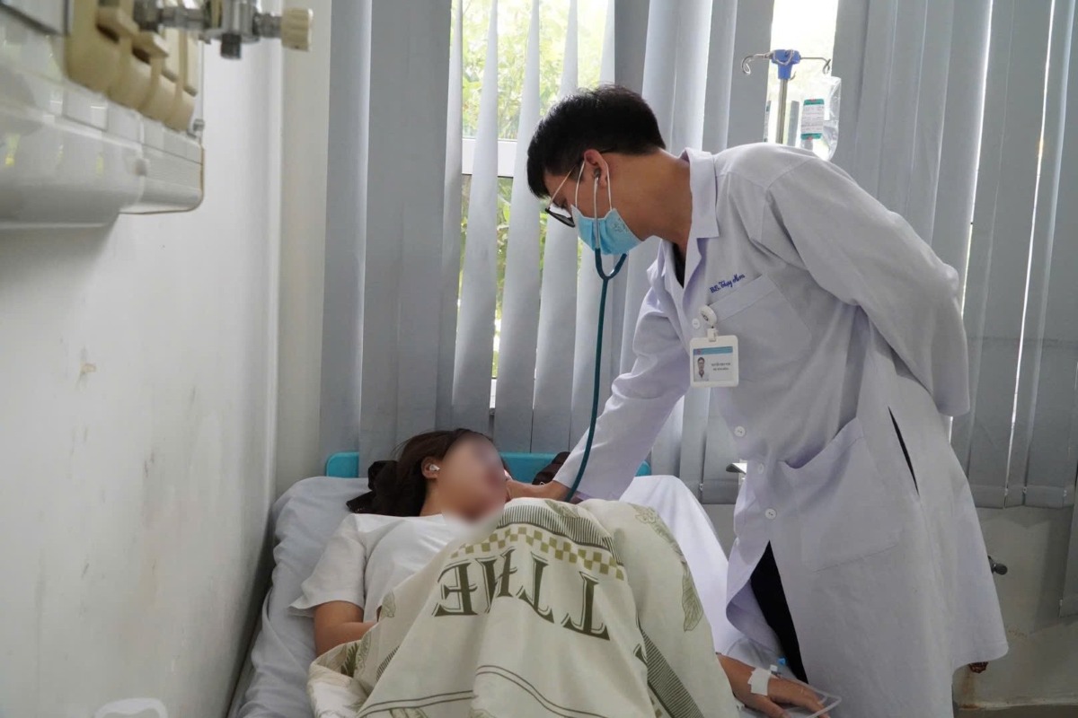 A case of food poisoning treatment at Vung Tau General Hospital. Photo: BVVT