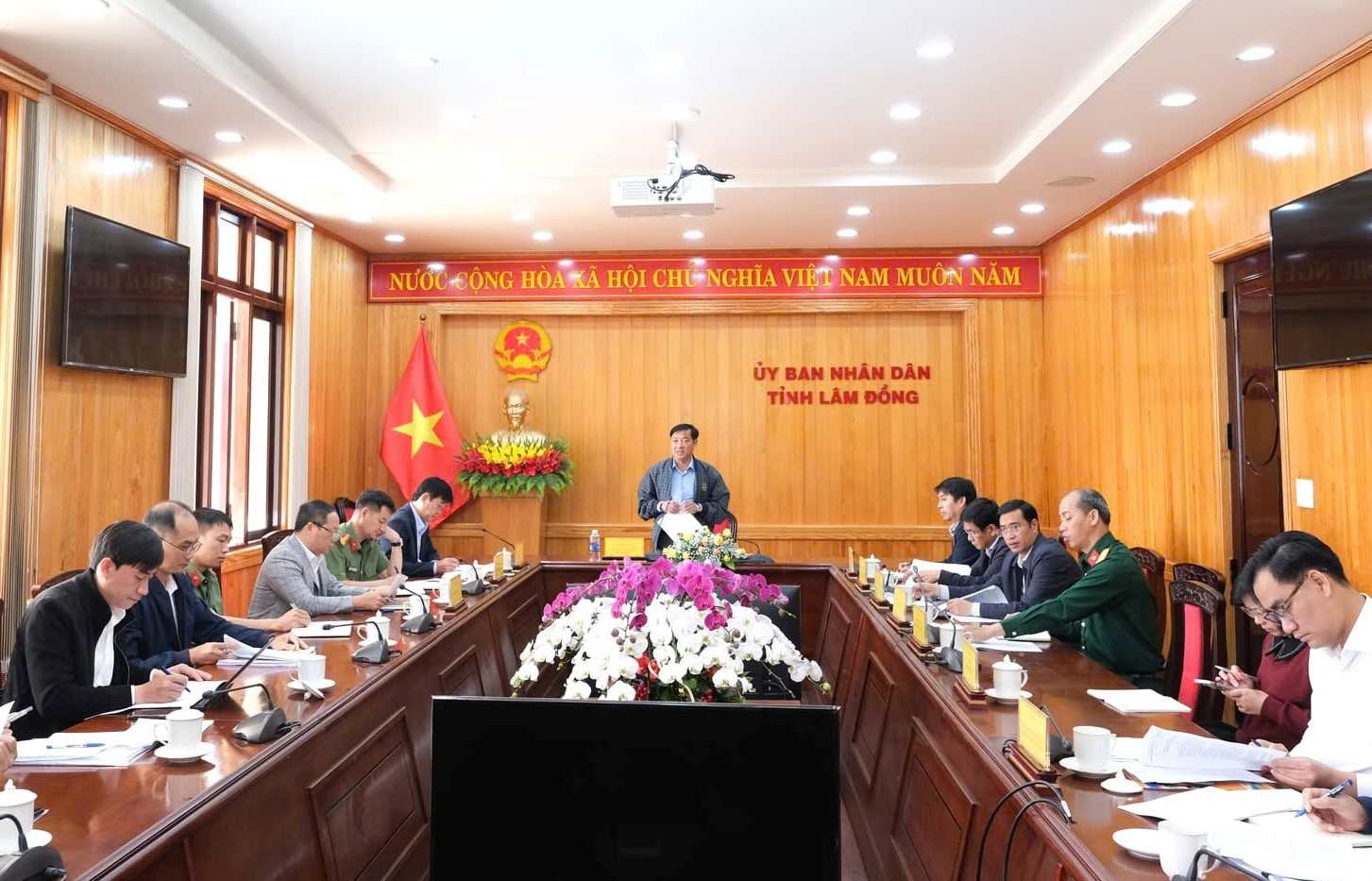 Lâm Đồng tổ chức buổi làm việc để tháo gỡ điểm nghẽn các dự án đầu tư ngoài ngân sách. Ảnh: Diễm Thương 