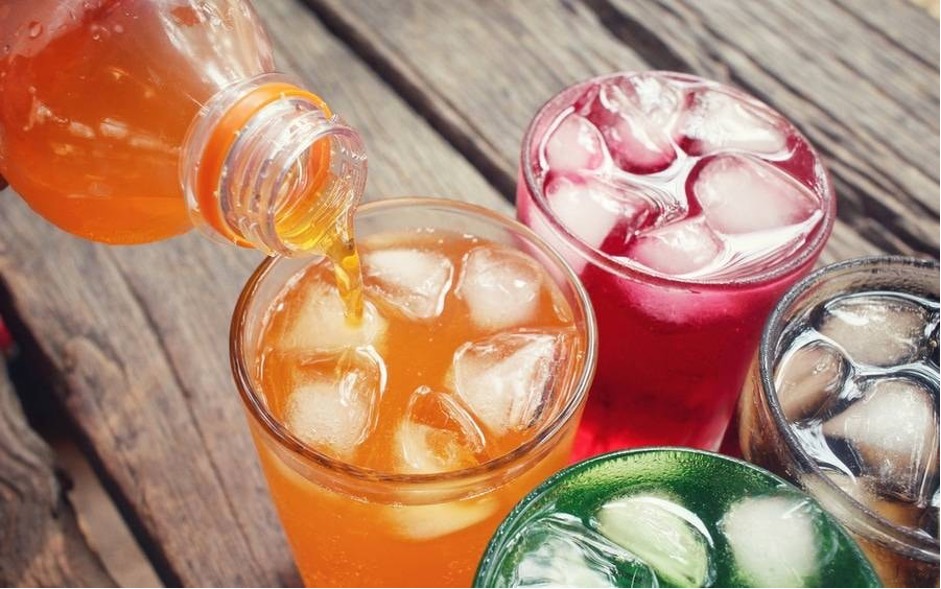 Nước ngọt có ga gây ảnh hưởng tiêu cực đến hệ xương của trẻ.Ảnh: Kingfoodmart