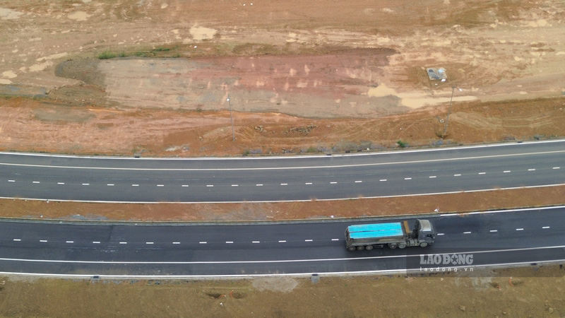 Mặt bằng sạch cùng với hạ tầng giao thông đồng bộ sẵn sàng để các doanh nghiệp chuyển về. Ảnh: Đinh Đại