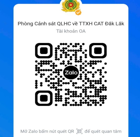 市民は、QRコードに従ってZalo Oa「ダクラク省警察社会秩序行政管理警察署」ページにアクセスして、武器と爆発物を提出できます。写真:警察提供