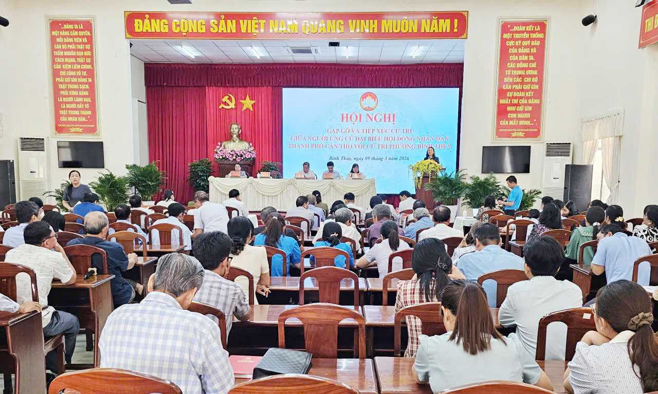 Toàn cảnh buổi tiếp xúc. Ảnh Tuệ Yên