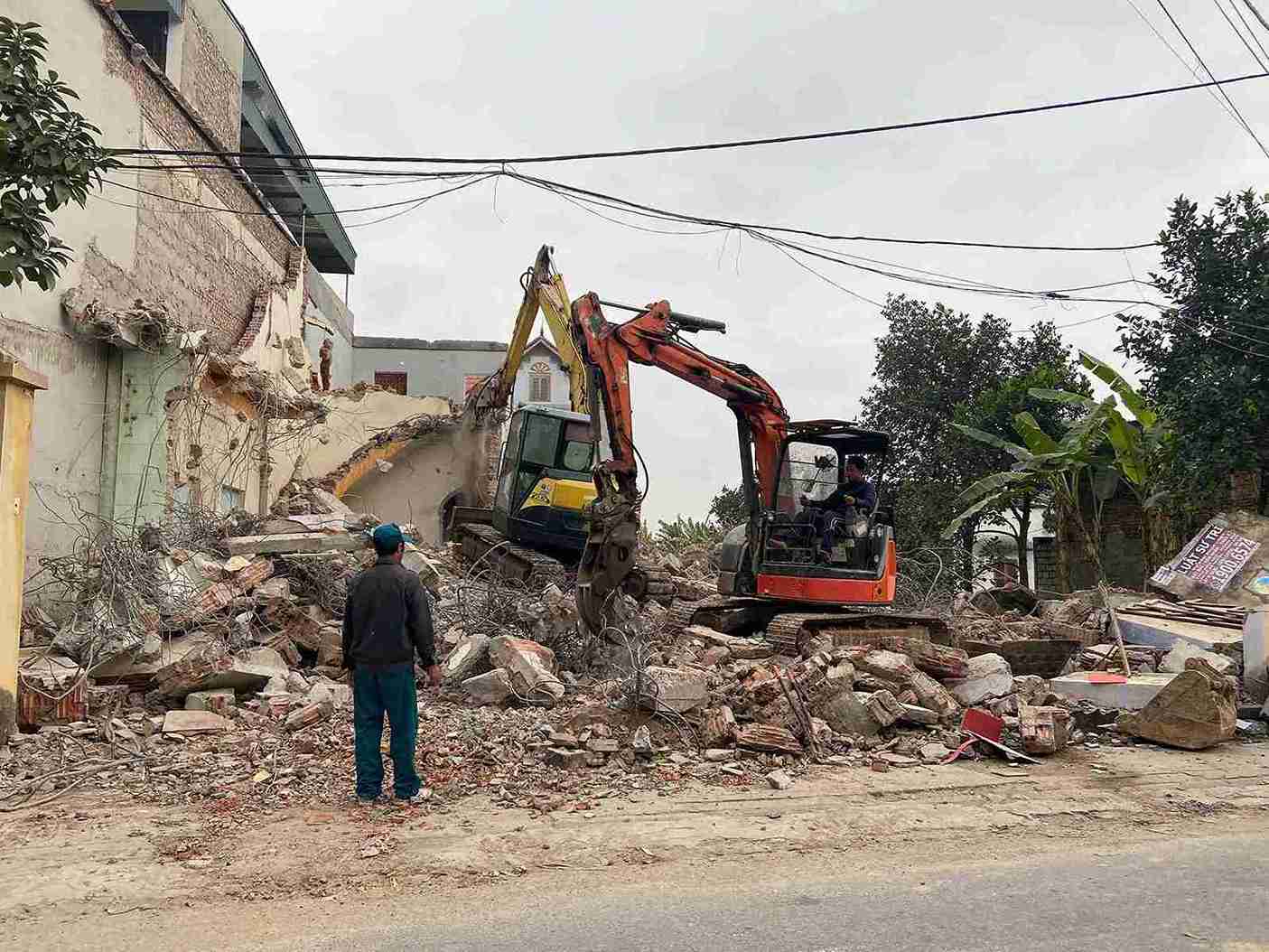 Nhiều hộ dân xã Gia Lộc di chuyển tài sản, sớm bàn giao mặt bằng phục vụ dự án đường tránh Quốc lộ 37.