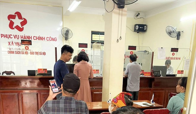 Người dân ở Nghệ An phản ánh nhiều lần bị từ chối hồ sơ đất đai, xã lên tiếng