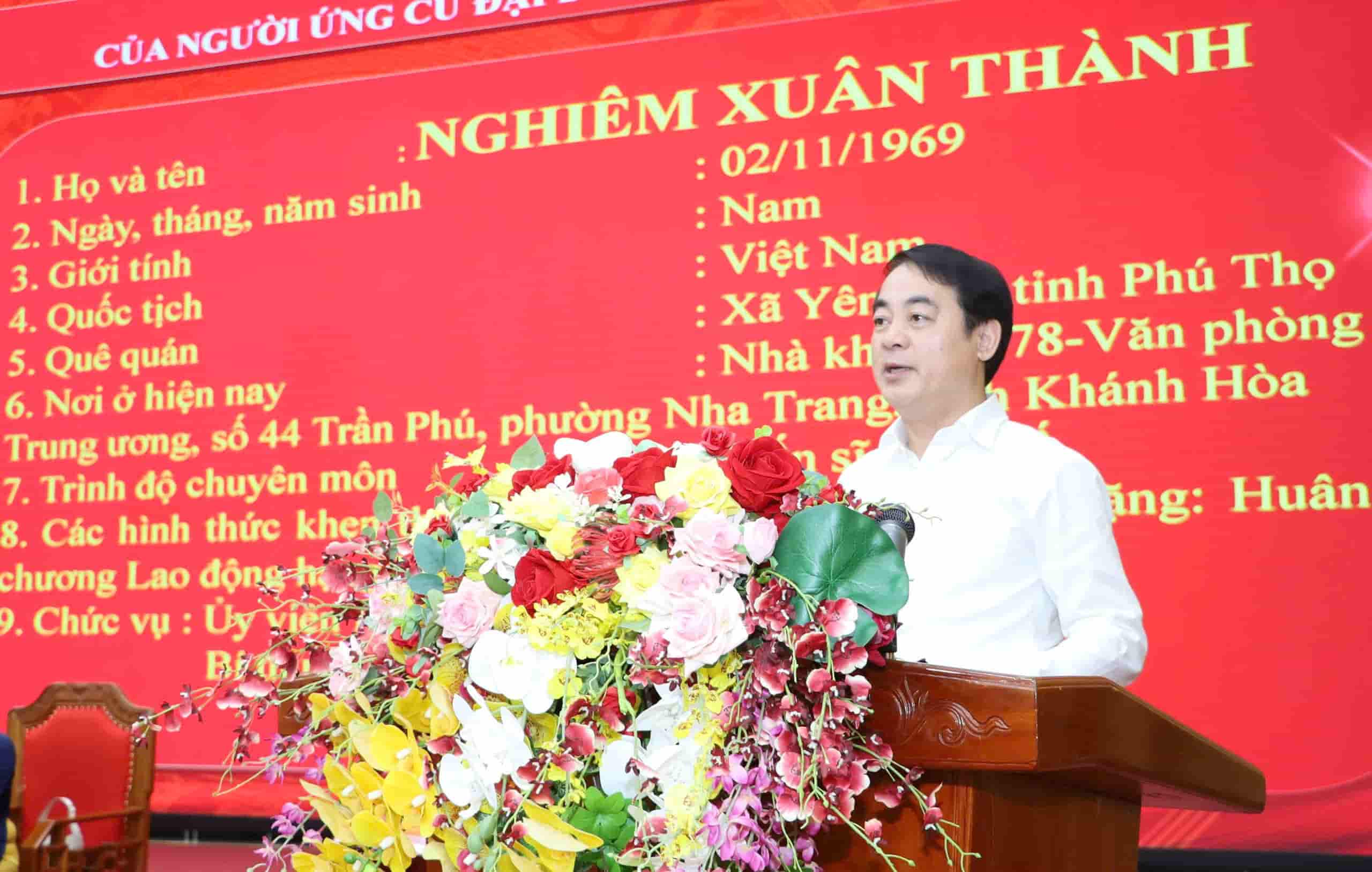 Khanh Hoa Party Secretary committed to prioritizing resources from the Central Government to continue investing in transport infrastructure and key projects of the locality. Photo: Huu Long