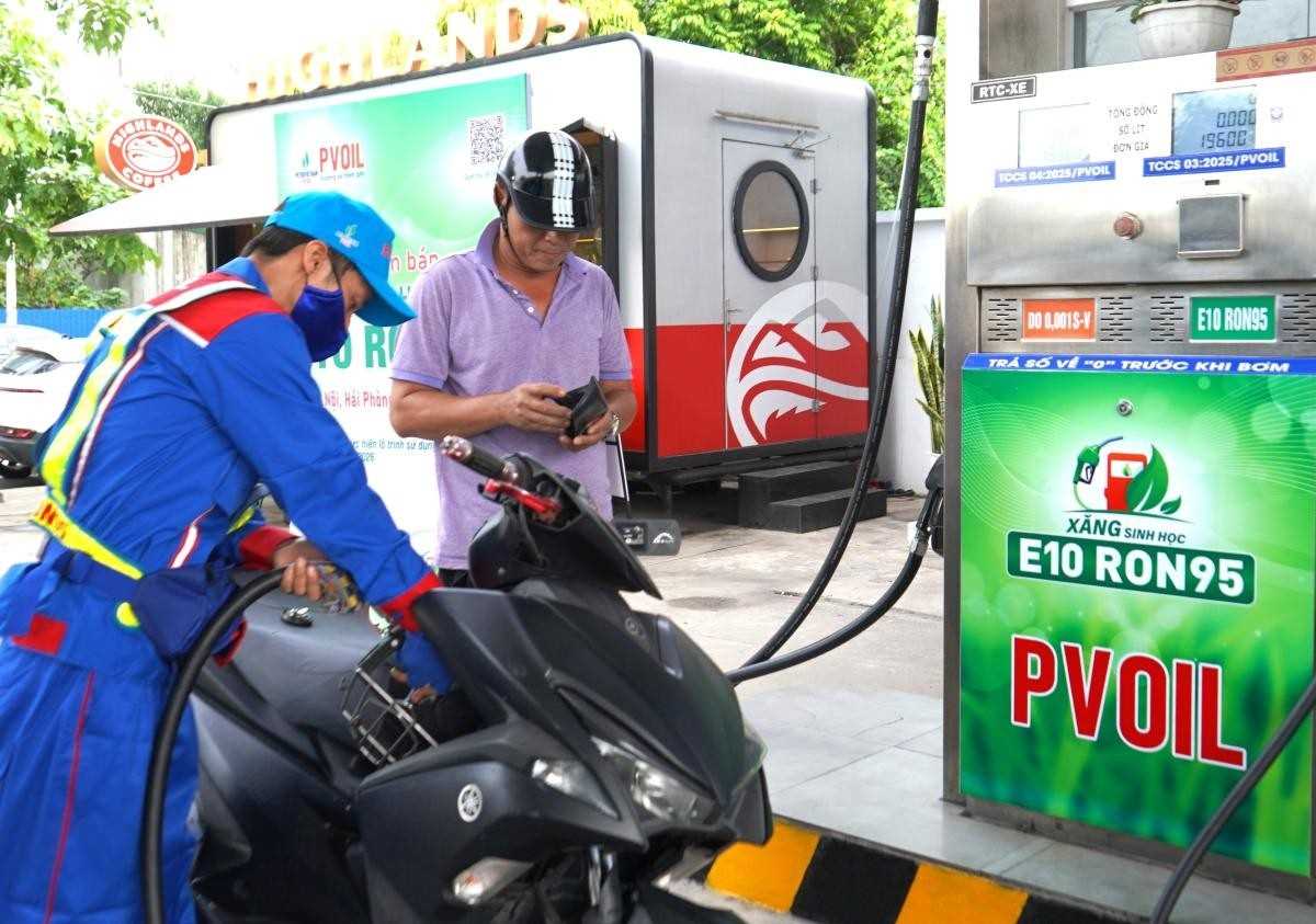 Quang Ngai requests to ensure gasoline and oil supply to meet production, business and consumption requirements in the province. Photo: Binh Son