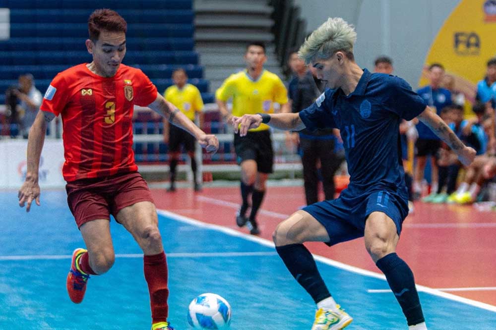 Cambodia futsal team (blue jersey) withdraws from Southeast Asian tournament. Photo: AFF