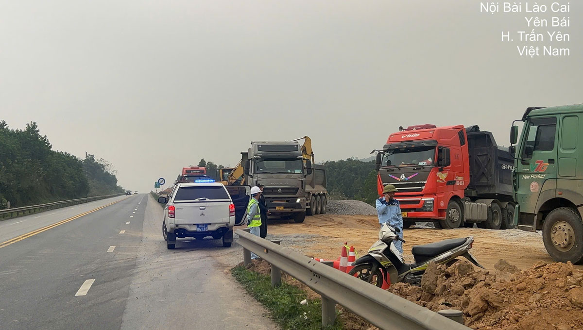 Many violations during construction on the Noi Bai - Lao Cai expressway. Photo: Provider