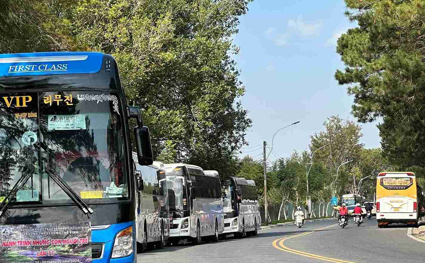 Theo dự báo trong thời gian tới, lưu lượng phương tiện giao thông vào Đà Lạt sẽ tăng cao. Ảnh: Phúc Khánh 