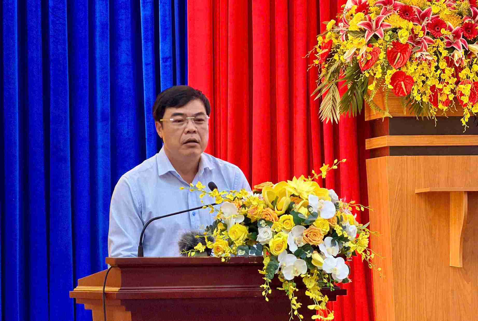 Ông Đặng Đức Hiệp Bí thư Đảng ủy phường Xuân Hương - Đà Lạt phát biểu về định hướng phân luồng giao thông. Ảnh: Phúc Khánh  