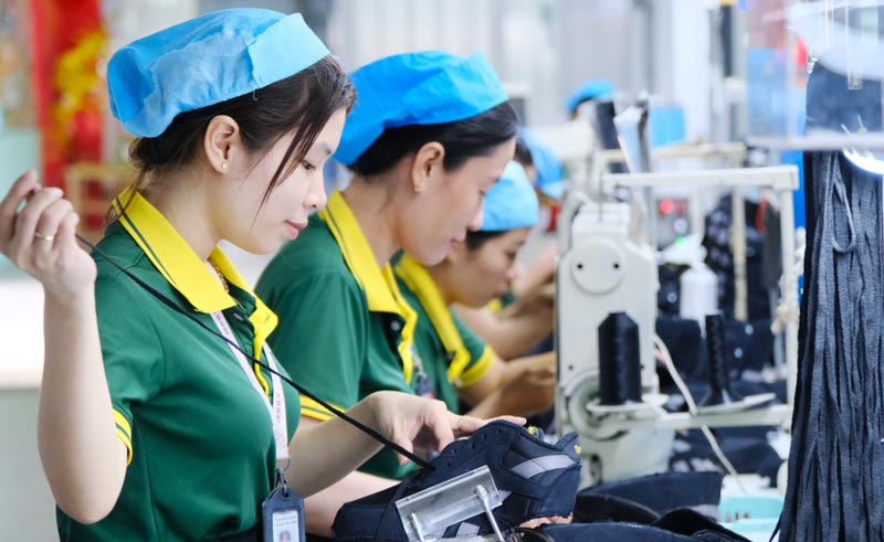 Workers of Lefaso Tra Vinh Investment and Industrial Production Joint Stock Company (Vinh Long province) enthusiastically produce. Photo: My Ly