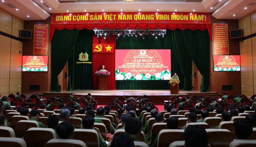 Quang cảnh buổi tập huấn. Ảnh: Tiến Dũng