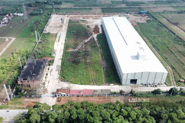 Overview of the AAC air-cured concrete brick factory construction investment project of Vietnam Air-cured Concrete Joint Stock Company in Van Xuan commune. Photo: To Cong