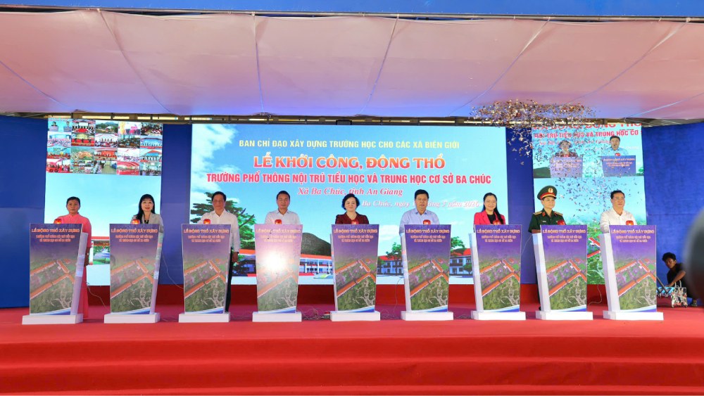 Phó Thủ tướng Phạm Thị Thanh Trà dự khởi công xây trường biên giới ở điểm Trường Phổ thông Nội trú Tiểu học và Trung học cơ sở Ba Chúc (An Giang). Ảnh: Nam Phương