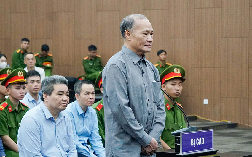 Cựu Thứ trưởng Bộ NNPTNT Hoàng Văn Thắng tại phiên tòa sơ thẩm. Ảnh: Quang Việt