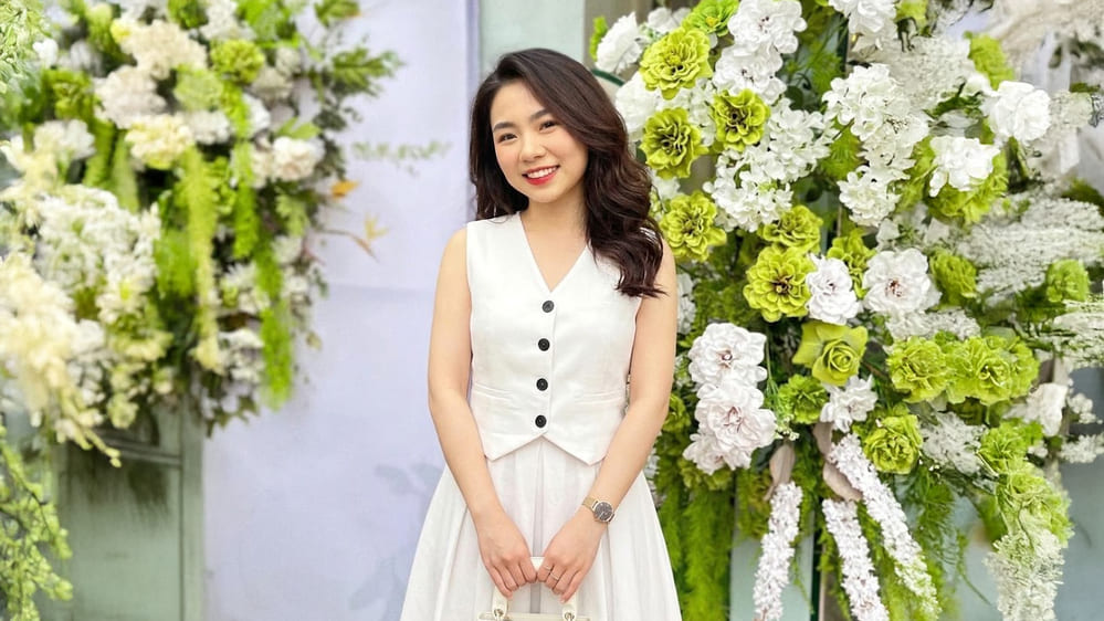 Choosing suitable dresses will help women hide their waistline defects. Photo: Khanh Linh