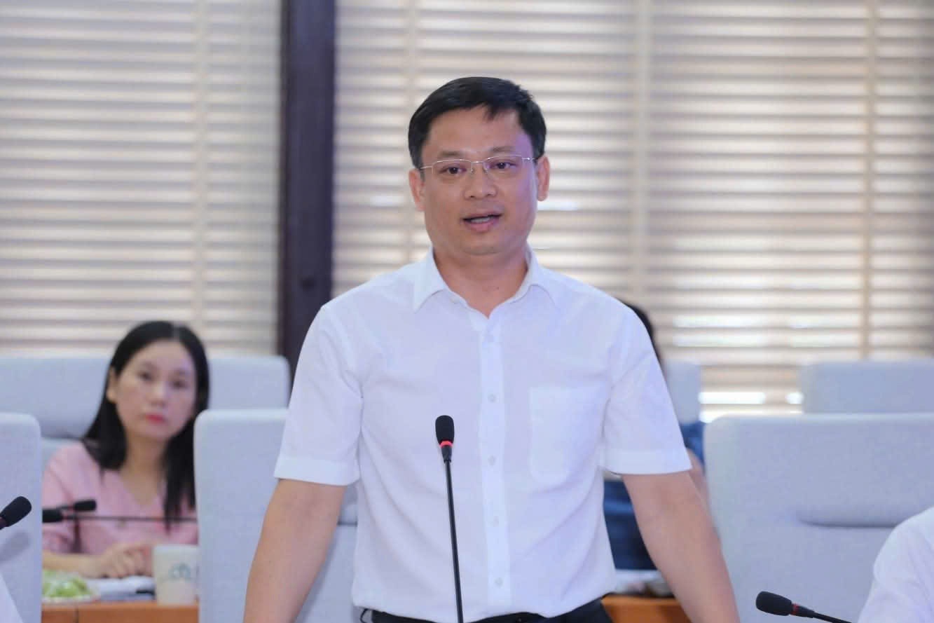 Nguyen Thanh Binh - Standing Vice Chairman of Hue City People's Committee - holds the position of Secretary of the Party Committee of Thuan Hoa ward. Photo: Ngoc Minh