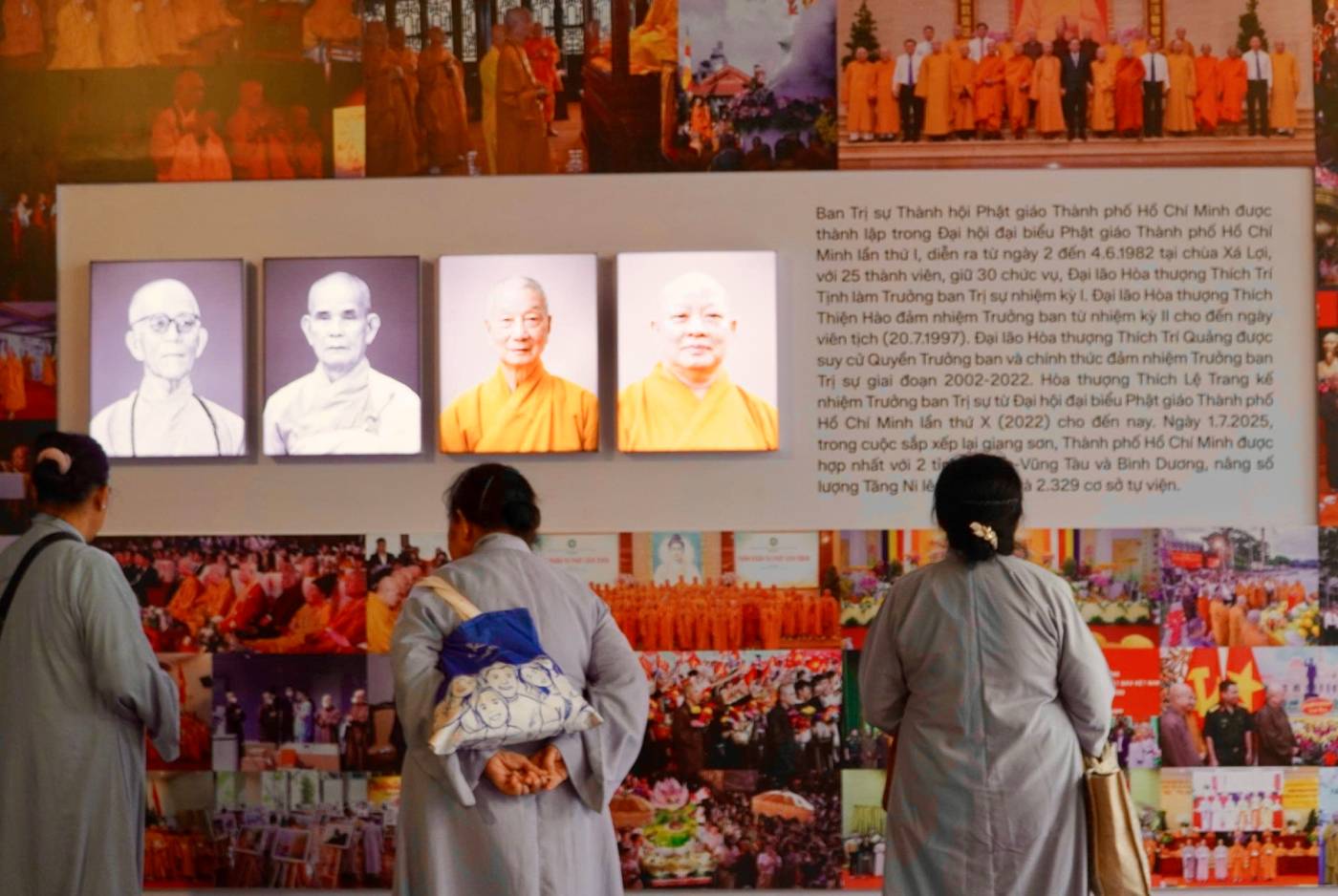 Nhiều Phật tử, các chức sắc, tăng ni và người dân có mặt từ sớm để tham quan. Ảnh: Mai Anh.