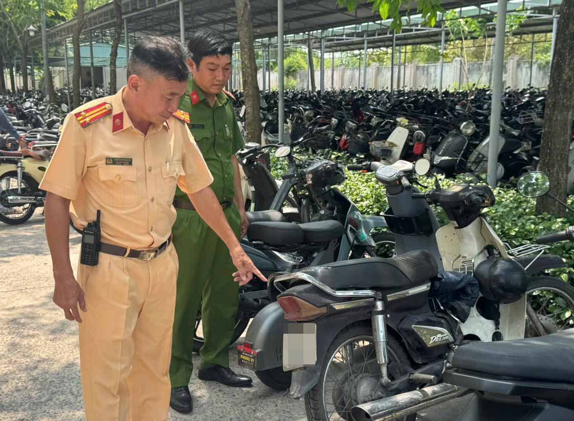 Functional forces inspect the student parking lot at the school. Photo: CPC08