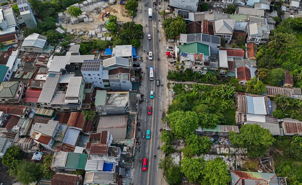 Được biết, đơn vị thi công xây dựng là Liên danh gói 14 - Bà Triệu gồm Công ty TNHH MTV 501.1, Công ty TNHH Xây lắp sản xuất và Thương mại điện cơ SDC, Công ty TNHH Công trình cây xanh Thái Bình.