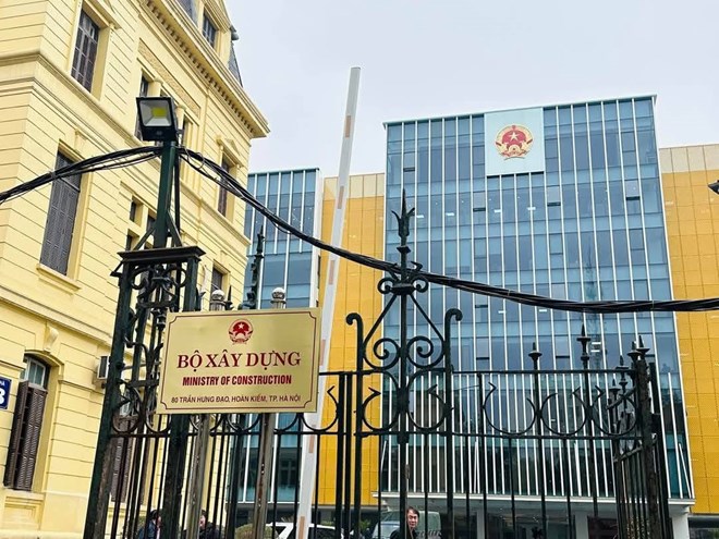 The Ministry of Construction drafts regulations on the authority to implement the salary regime in the industry. Photo: Xuyen Dong