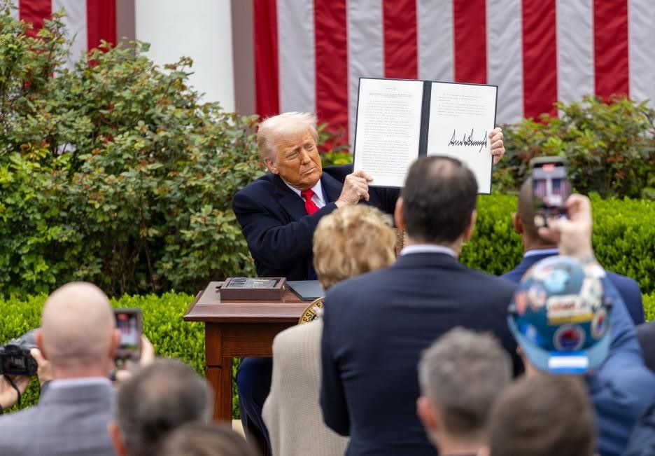 US President Donald Trump announces the executive order on reciprocal taxes, April 2, 2025. Photo: Xinhua