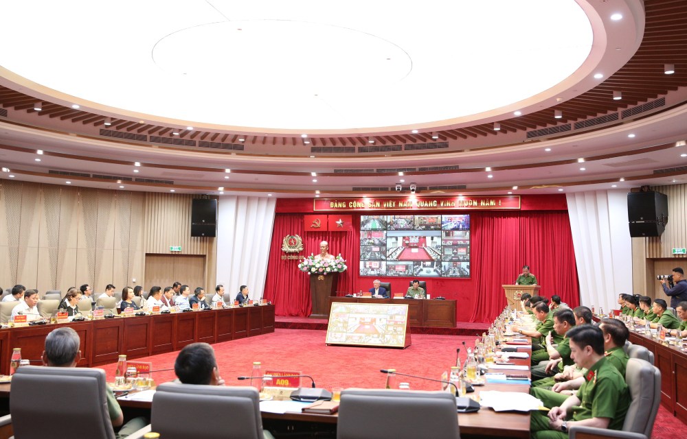 Thiết lập cơ chế, chính sách ưu đãi, khuyến khích các doanh nghiệp tiếp nhận người chấp hành xong án phạt tù vào làm việc. Ảnh: Phạm Đông