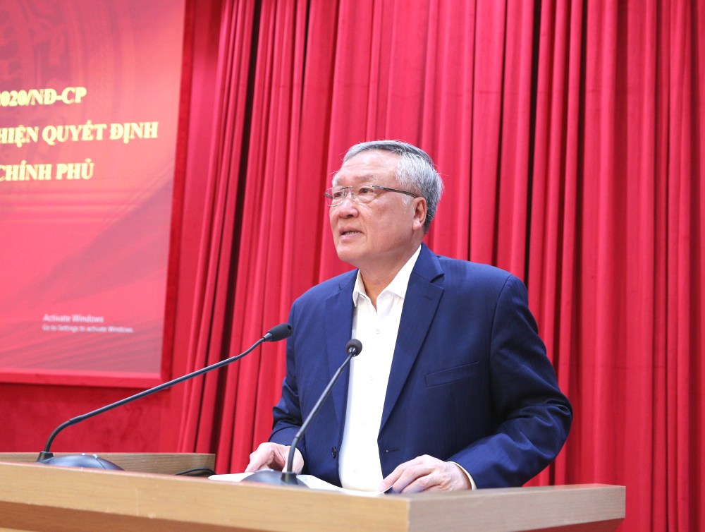 응우옌 호아 빈 상임 부총리는 형 집행을 마치고 재통합된 사람들을 지원하는 대체 법령 제정을 자문하도록 지시했습니다. 사진: 팜 동