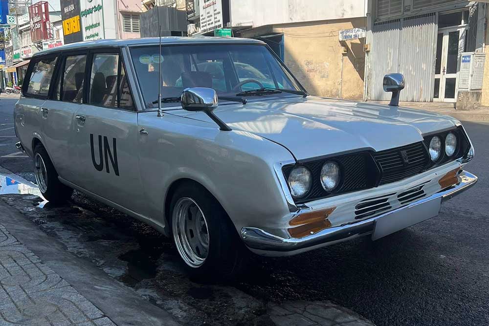 The rare Toyota Corona Mark II Wagon appeared on the streets of Ho Chi Minh City, attracting the attention of classic car collectors. Photo: Liem Nguyen