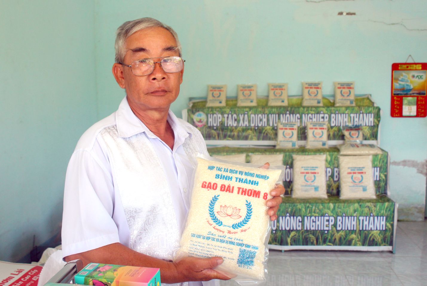 Sản phẩm gạo của HTX Dịch vụ Nông nghiệp Bình Thành, tỉnh Đồng Tháp được đầu tư về chất lượng, mẫu mã... Ảnh: Thanh Mai