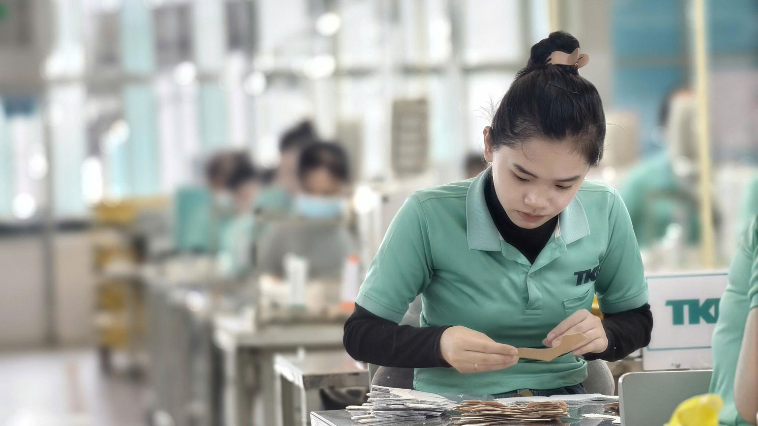 TKG Taekwang 껀터 유한회사는 생산 수요를 충족하기 위해 2,000명의 일반 노동자를 채용할 필요가 있습니다. 사진: 회사 제공