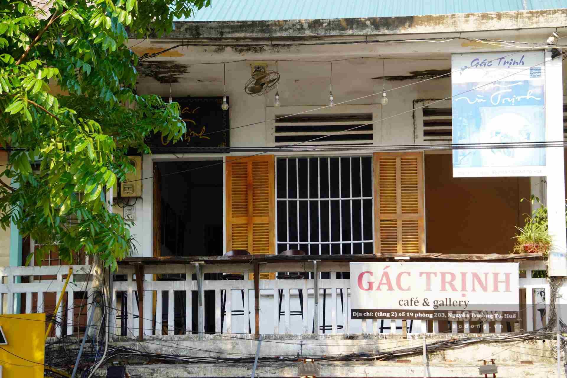 Đến với TP. Huế, du khách có thể ghé Gác Trịnh trên khu tập thể 203/19 Nguyễn Trường Tộ để ngắm nhìn kỷ vật của cố nhạc sĩ Trịnh Công Sơn.