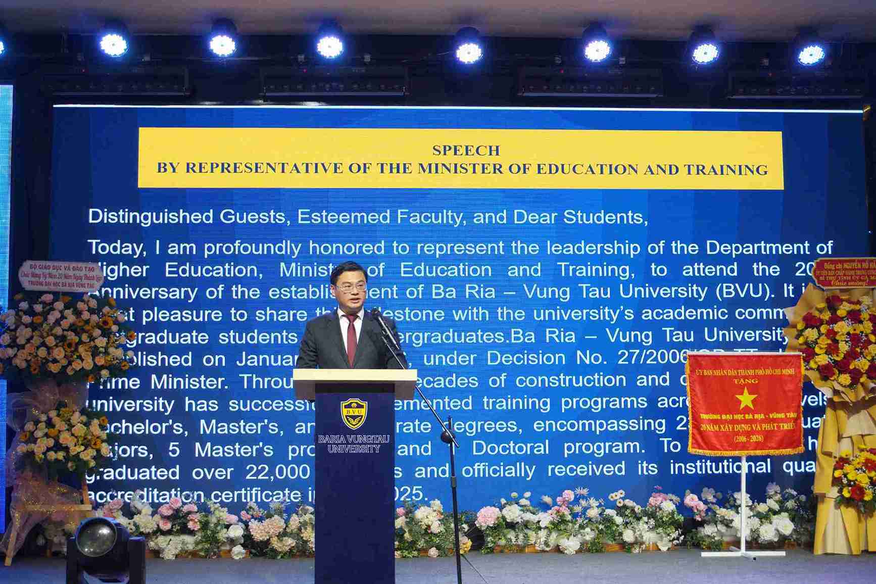 TS. Đặng Văn Huấn, Phó Vụ trưởng Vụ Giáo dục Đại học phát biểu tại buổi lễ. Ảnh: Bình Quý 