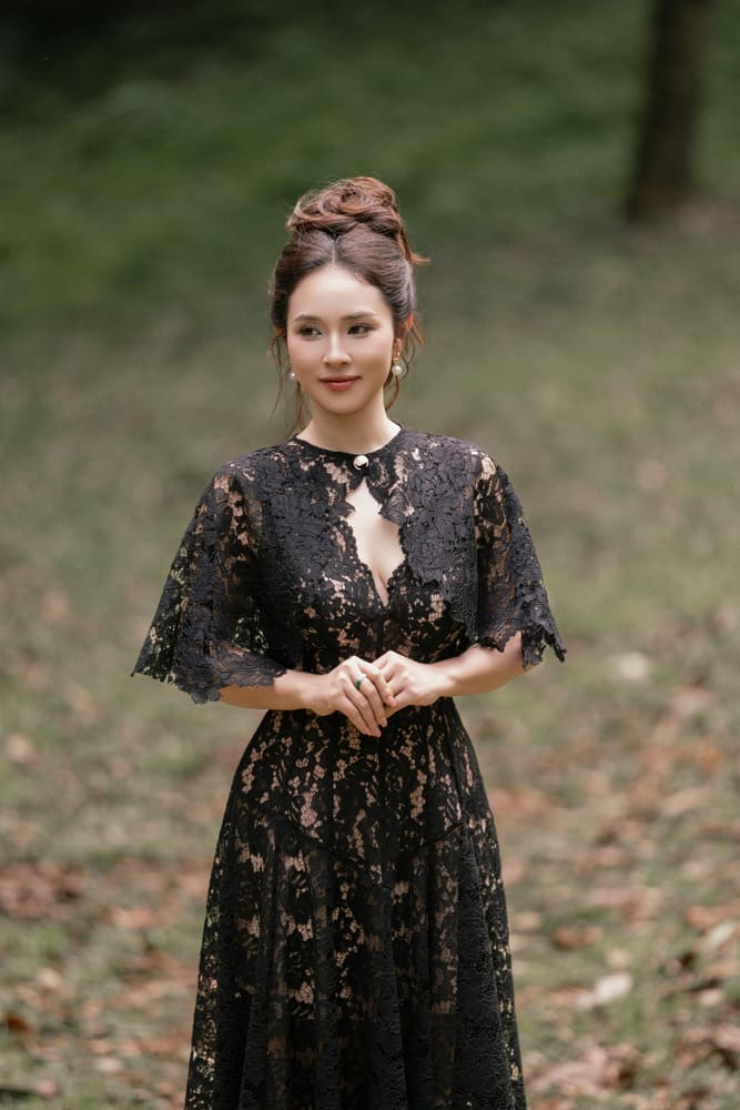 MV được Bảo Trâm và êkip lựa chọn quay ở resort tại Ba Vì, hạn chế việc phô bày kịch tính, thay vào đó giữ lại khoảng trống để người xem tự cảm nhận và kết nối với câu chuyện. Ảnh: Nhân vật cung cấp