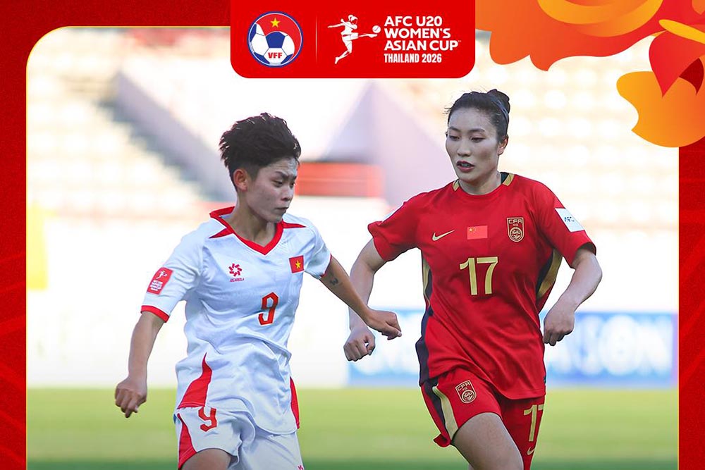 Vietnam U20 women's team (white jersey) lost to China U20 women's team in the opening match of the 2026 AFC U20 Women's Championship finals. Photo: VFF
