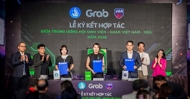 VBA phối hợp mở rộng sân chơi bóng rổ trường học