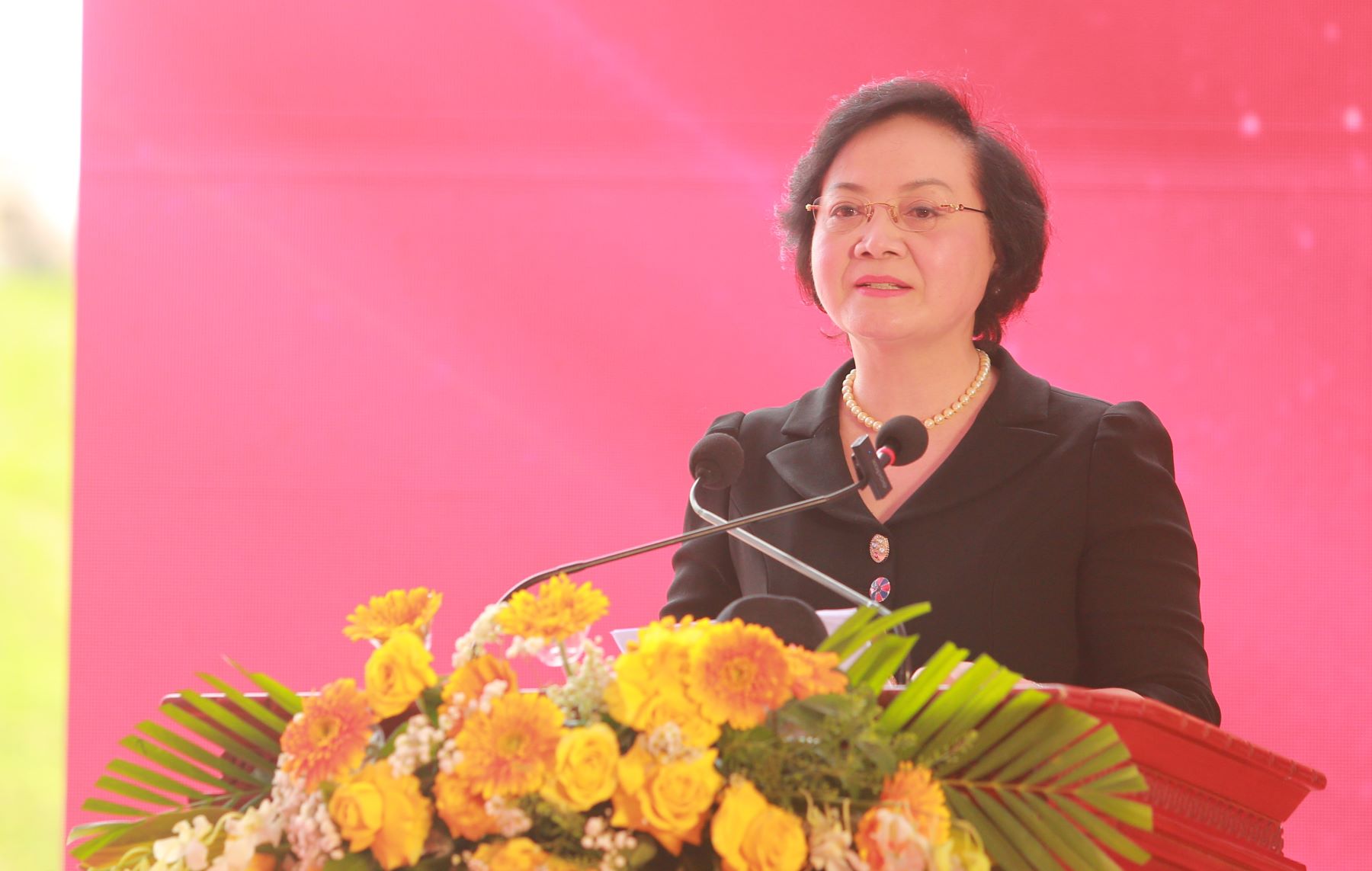 Deputy Prime Minister Pham Thi Thanh Tra launched a 500-day and night campaign to search, repatriate and identify the remains of martyrs. Photo: Hung Tho