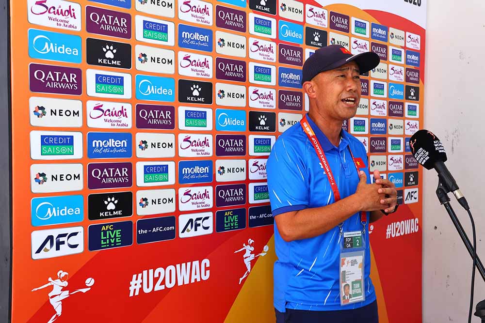 Coach Okiyama Masahiko of Vietnam's U20 women's team. Photo: VFF