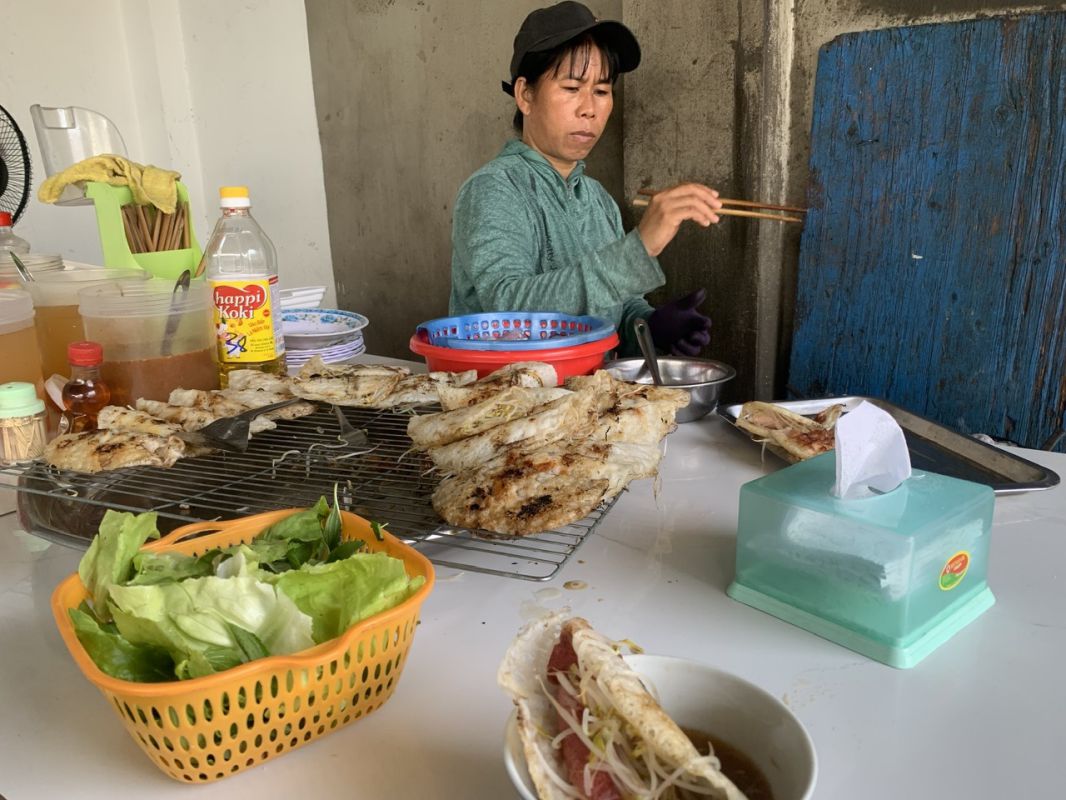 Làng chài Ninh Vân bình yên với nhịp sống chậm rãi. Ảnh: Kỳ Lâm