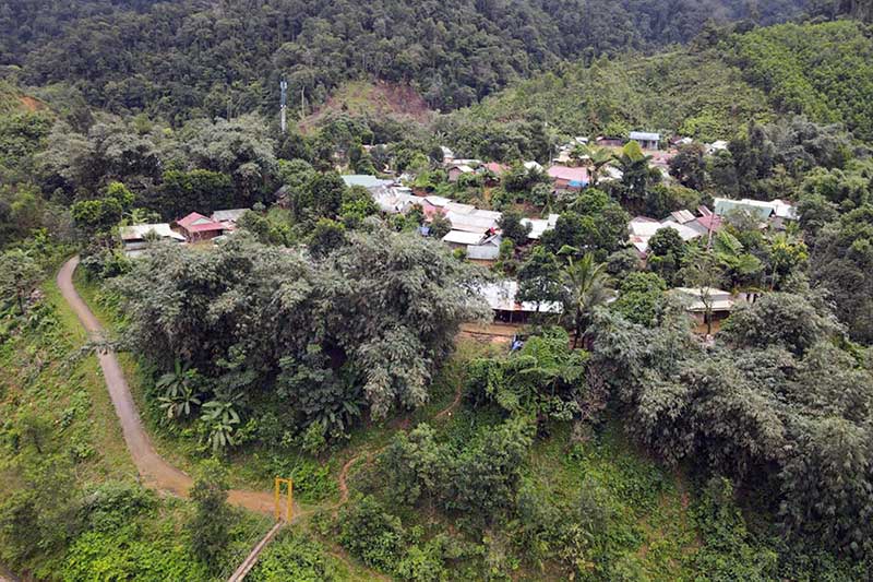 Villages in the highlands are being covered by mobile waves. Photo: Da Nang Electronic Information Portal