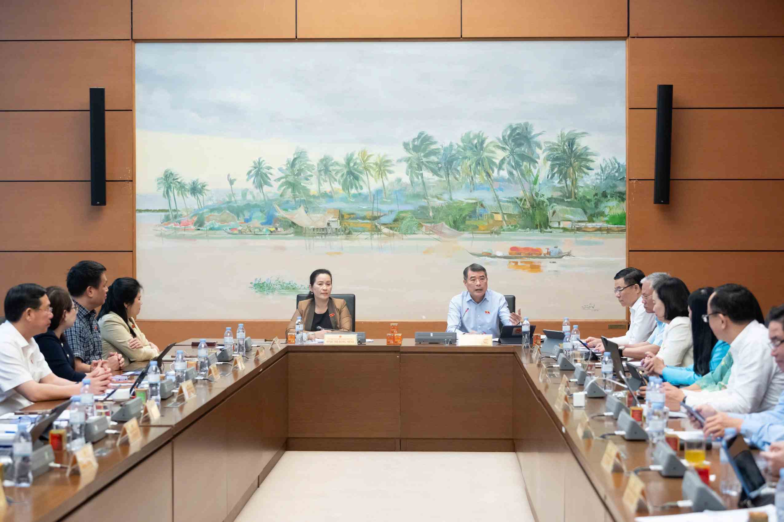 Phiên thảo luận tổ của Quốc hội về phát triển kinh tế - xã hội. Ảnh: Phạm Đông