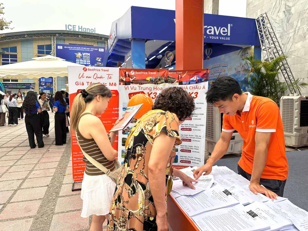 Du khách đến tham quan Hội chợ có thể tham gia một số chương trình kích cầu du lịch tập trung như: vé máy bay giảm giá, phòng khách sạn, khu nghỉ dưỡng khuyến mại cùng các sản phẩm OCOP phục vụ khách du lịch của các vùng miền trong cả nước…