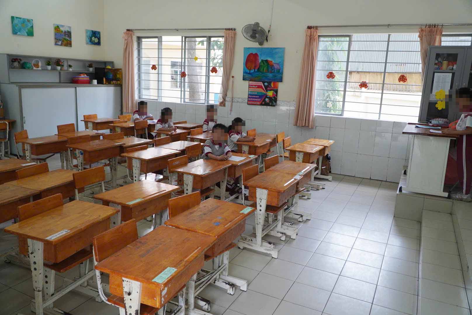 More than 200 students of Binh Quoi Tay Primary School have not returned to class after a vomiting incident. Photo: Chan Phuc