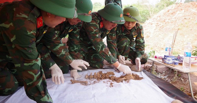 Phát hiện hài cốt liệt sĩ với nhiều xương còn nguyên vẹn tại suối